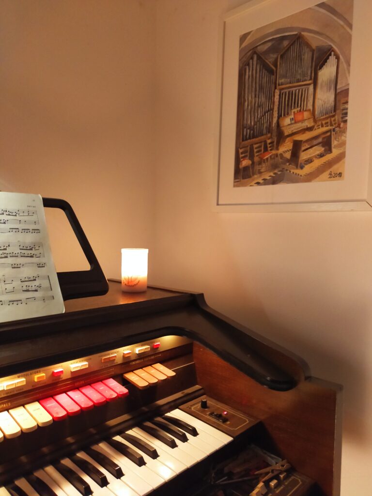 Orgelbild in der Orgelecke zuhause
